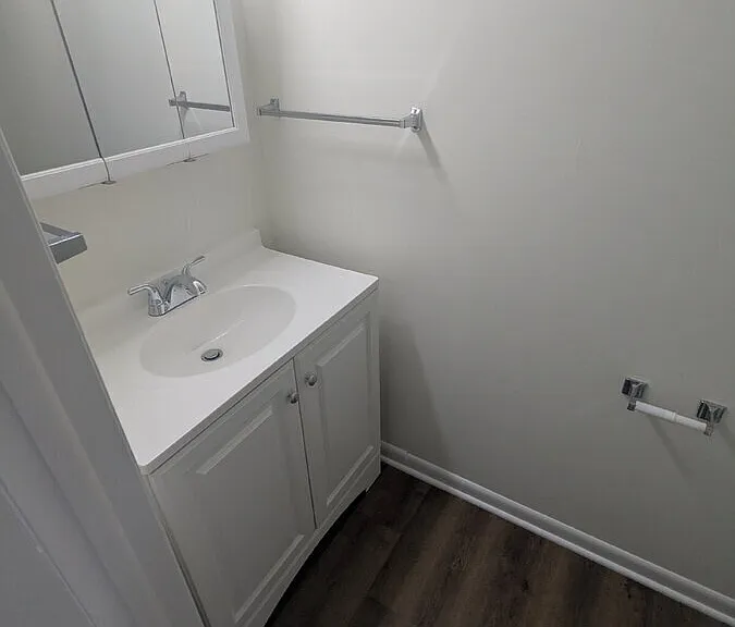 11 Holly Ct #F — Photo 8