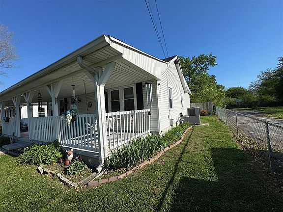 3rd image of 214 Dell Dr