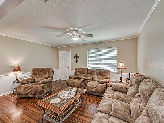3rd image of 1000 N Donna Dr