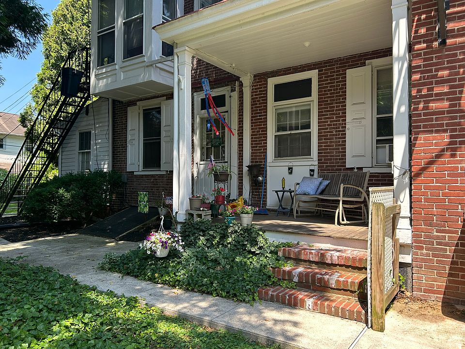 Private Entrance and Private Porch