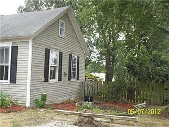 2nd image of 118 W Pine St