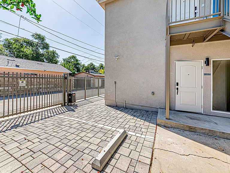 5912 Satsuma Ave #1 — Photo 2