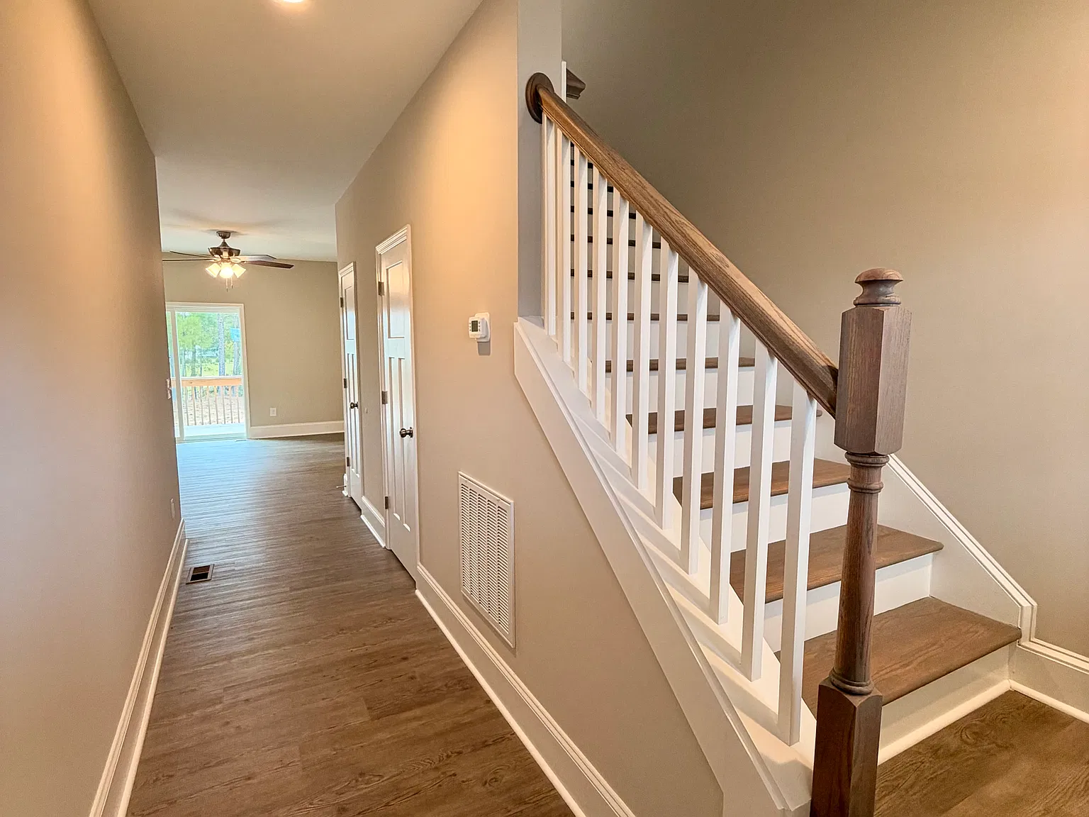 3 bed, 2.5 bath, 1800 sqft, $1,800 — Photo 3
