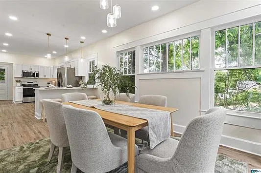 3 bed, 1355 sqft, $2,900 — Photo 3