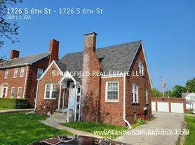 1726 S 6th St, Springfield, IL