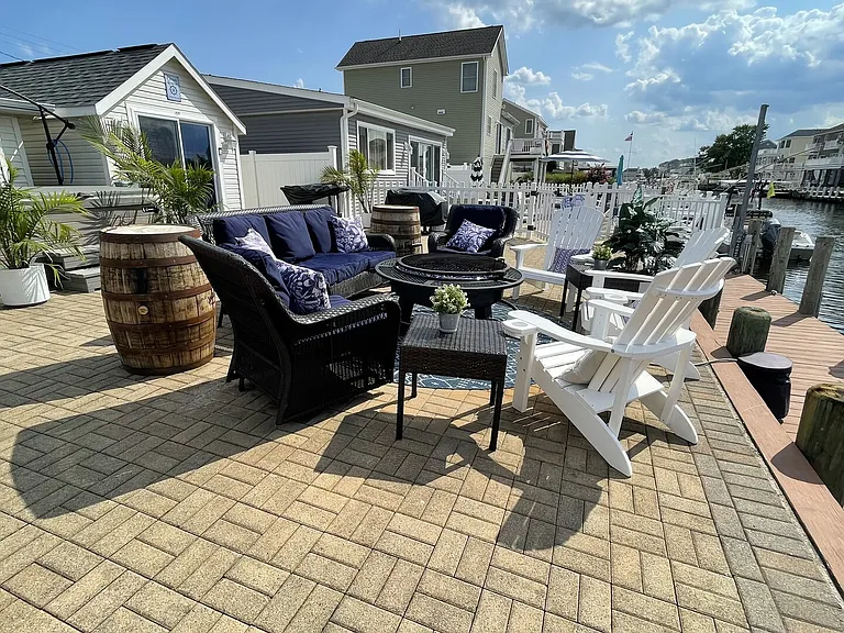 Sylvia Ln — Photo 6