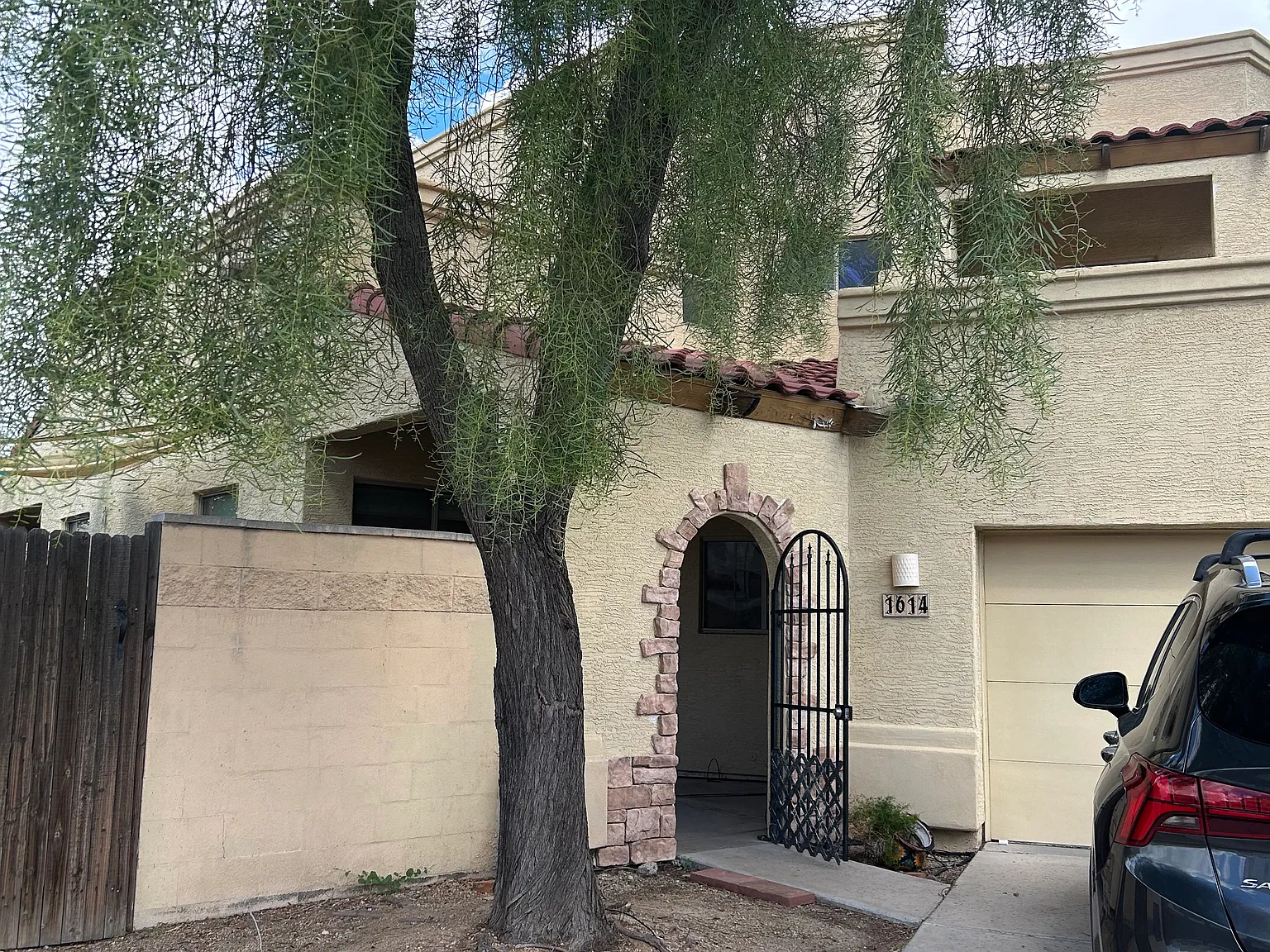 3 bed, 3.5 bath, 2063 sqft, $2,300 — Photo 1