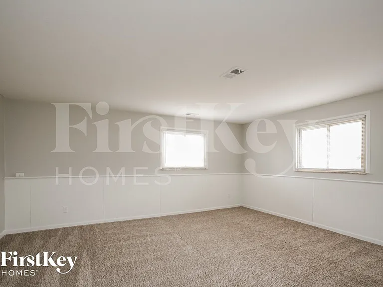 5503 Moonlight Dr — Photo 8
