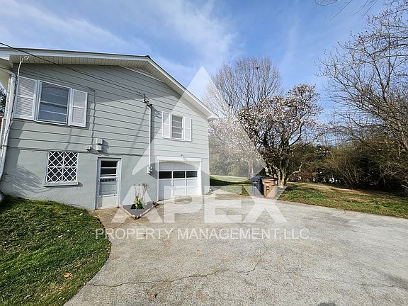 3rd image of 4313 Eagle Dr