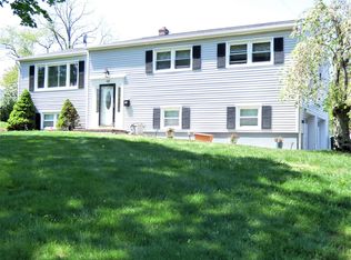 109 Reynolds Dr, Eatontown, NJ 07724