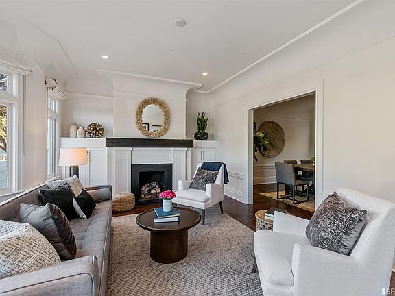 2nd image of 1175 Bay St APT 1