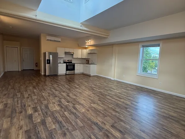 554 Main St #3, Stroudsburg, PA 18360