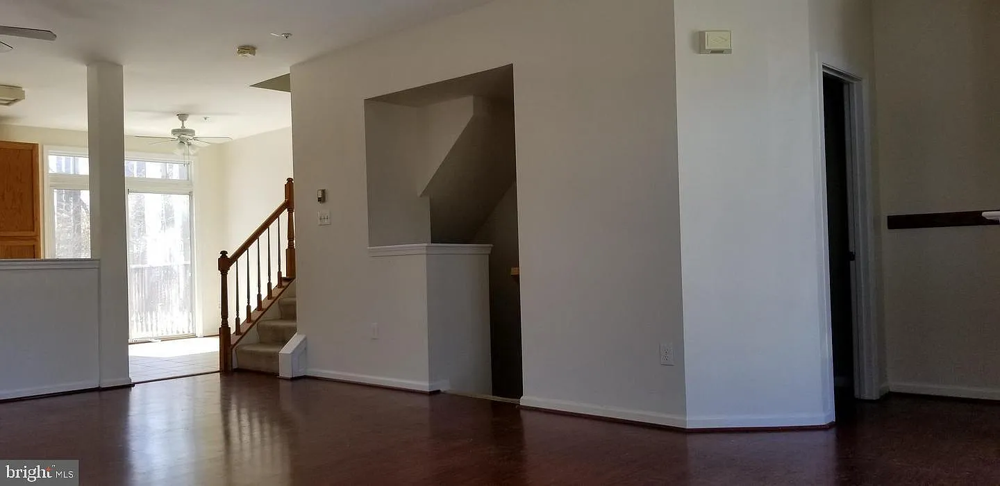4 bed, 3.5 bath, 2152 sqft, $2,700 — Photo 2
