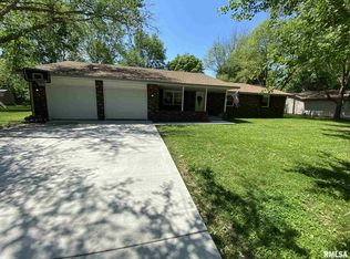 68 Axline Rd, Chatham, IL 62629