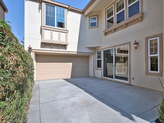 3rd image of 1011 Brackett Way