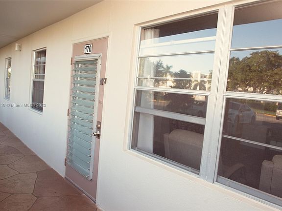 4th image of 170 Grantham Cir E #170