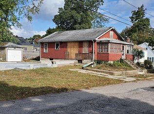 81 Benbridge Ave, Warwick, RI 02888