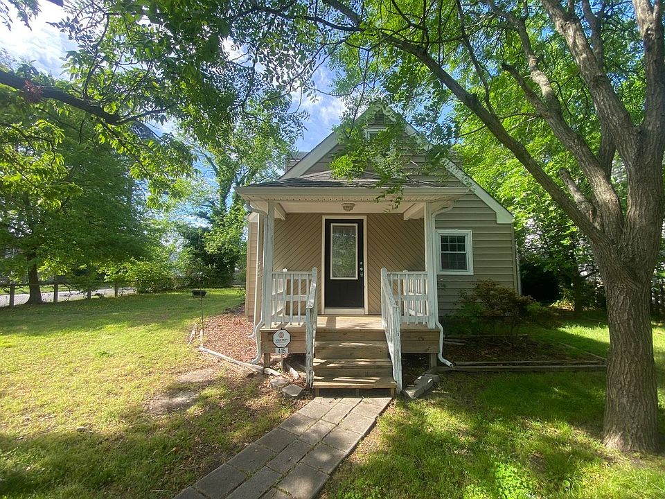 1st image of 415 Ashlawn Dr