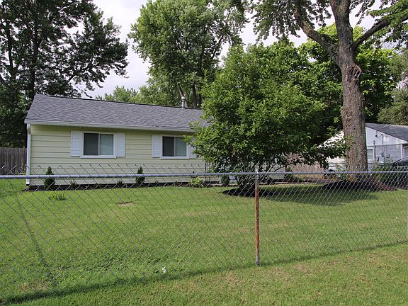 5th image of 4811 Seville Dr