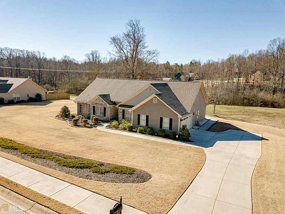 5th image of 719 Katherine Dr