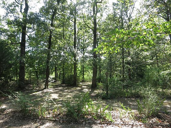 3rd image of 166 Lakeside Dr