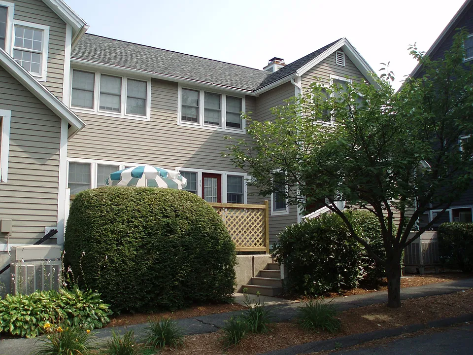 39 Amity Pl