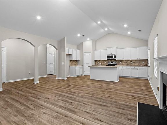 4th image of 74 Appaloosa Ln
