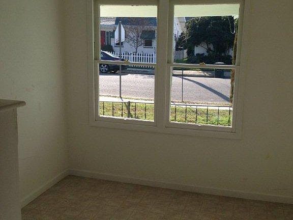 4th image of 525 W Whittier Ave