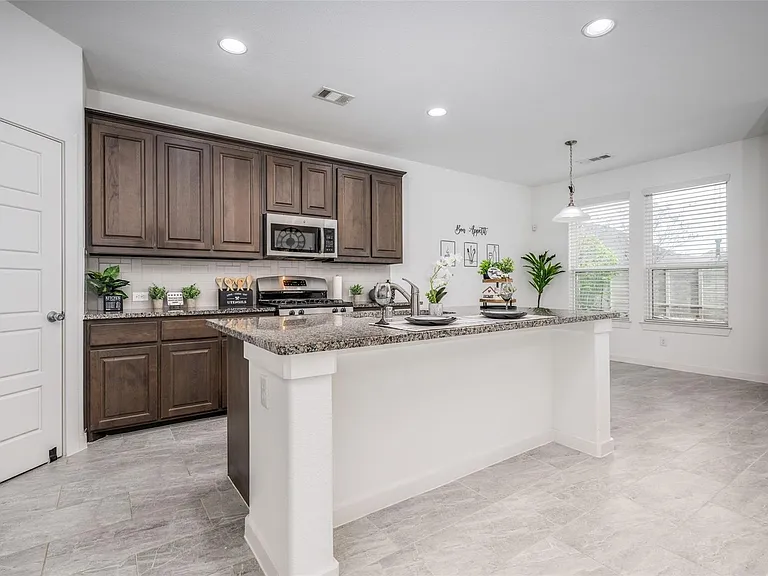 1728 Heron Way — Photo 7