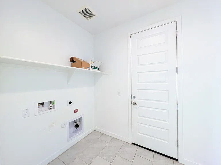 9509 W Sells Dr — Photo 16
