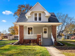 84 Silver St, Galesburg, IL 61401