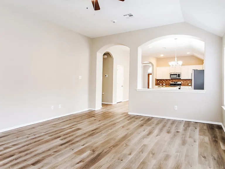837 Clear Springs Holw — Photo 5
