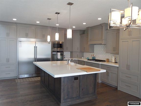 4th image of 200 Tamarack Dr