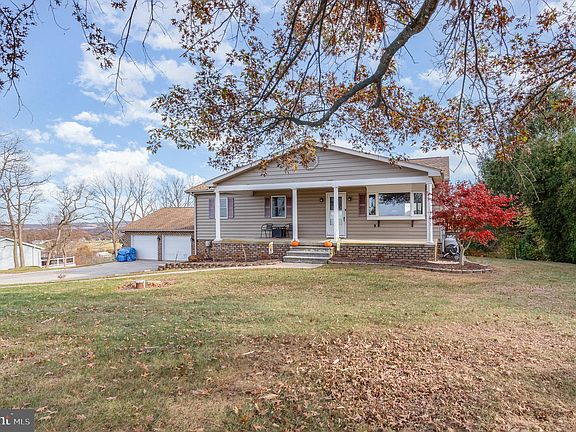 3rd image of 3902 Skyview Dr