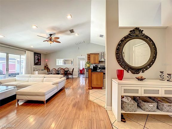 5th image of 2209 Opal Dr