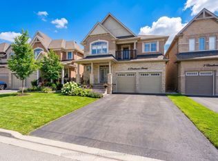 5 Toulouse St, Whitby, ON L1P0J2