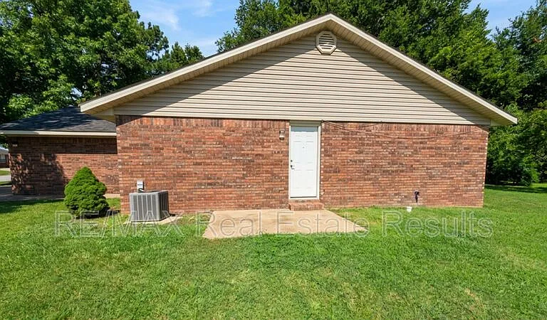 4416 W Acoma St — Photo 12