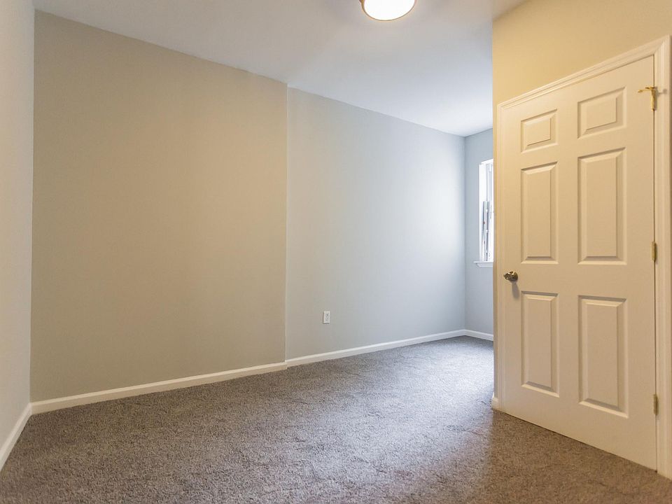 Upper floor bedroom.