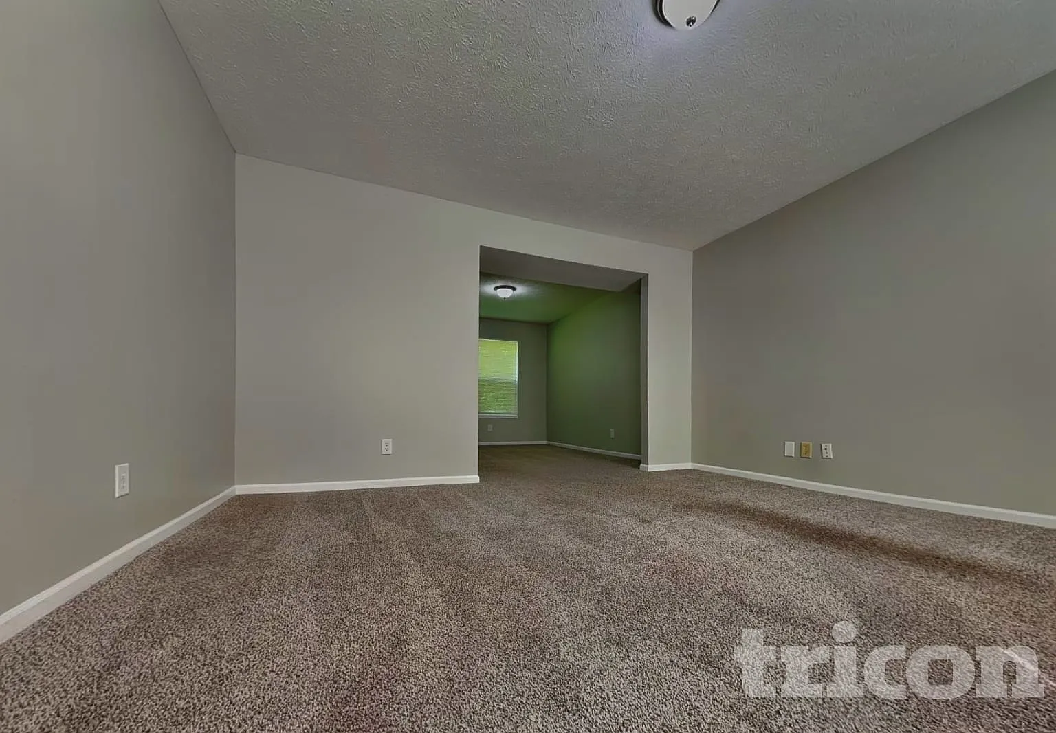 1426 Auburn Drive Brownsburg IN — Photo 2