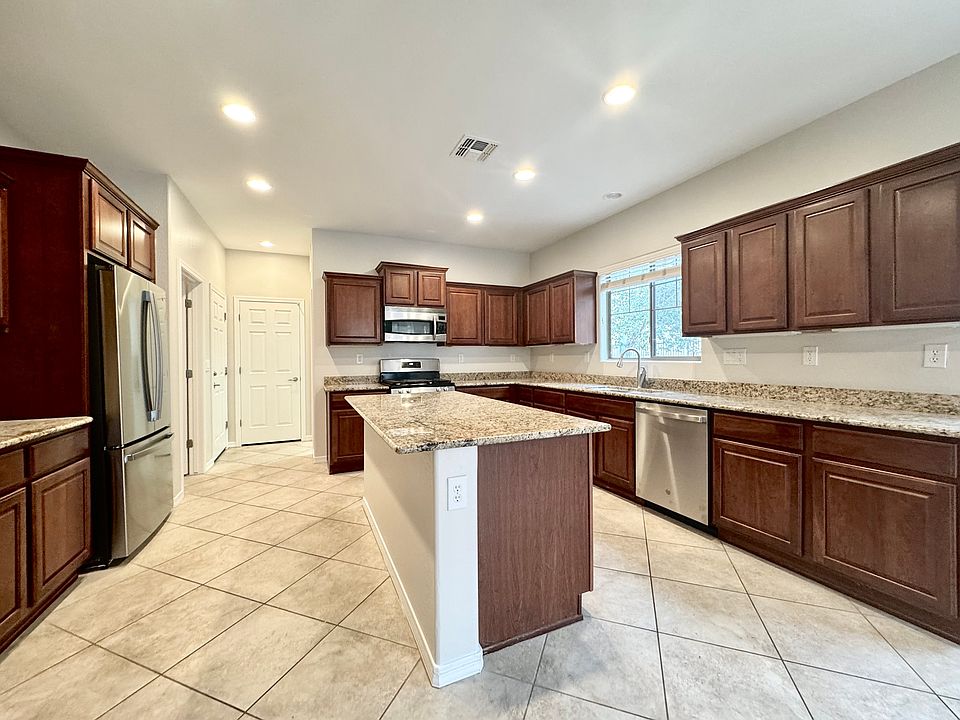1st image of 3667 W Thalia Ct