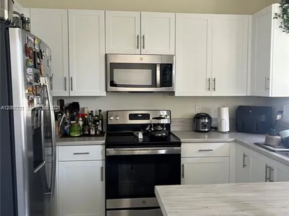 3382 W 112th St, Hialeah, FL