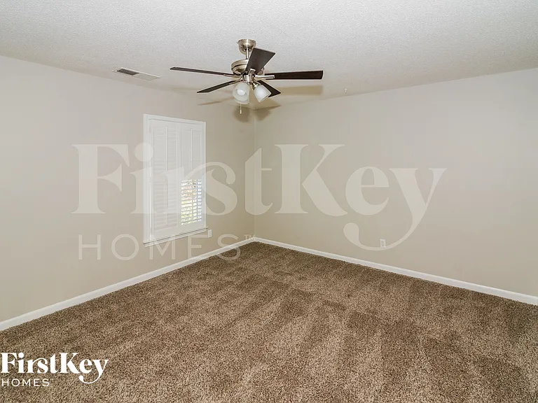 8968 Keighley Cv — Photo 10