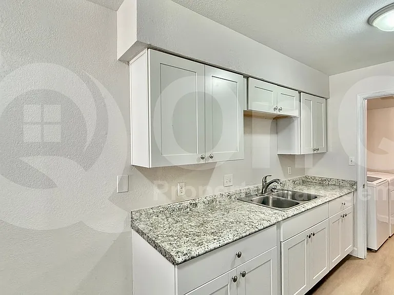 27 W Inglewood St #2 — Photo 5