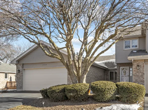19629 Cambridge Dr, Mokena, IL 60448