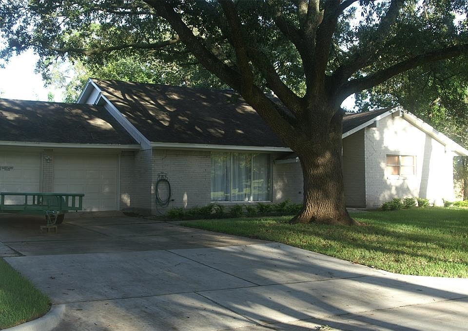 1st image of 2411 Byron Ave