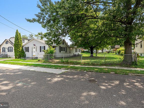 3rd image of 8260 Balfour Rd