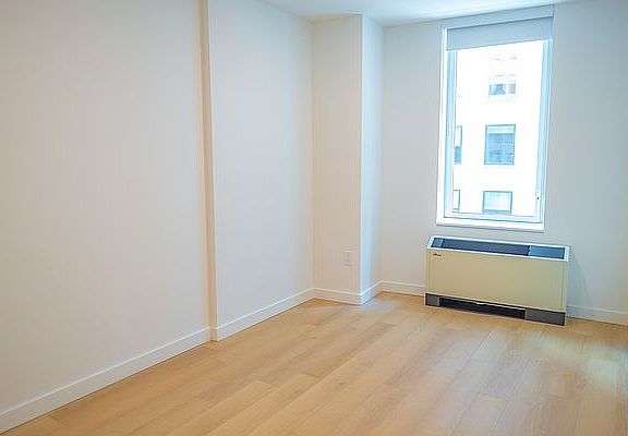 4th image of 20 Broad St #922