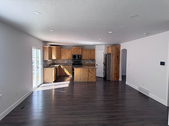 4th image of 3774 E Wyatt Earp Ave
