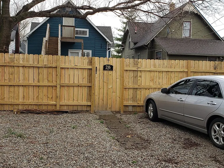 216 N Summit St #B — Photo 11