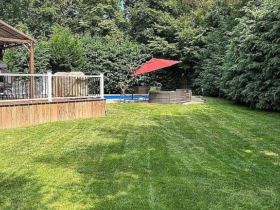 3rd image of 15 Lancelot Ln
